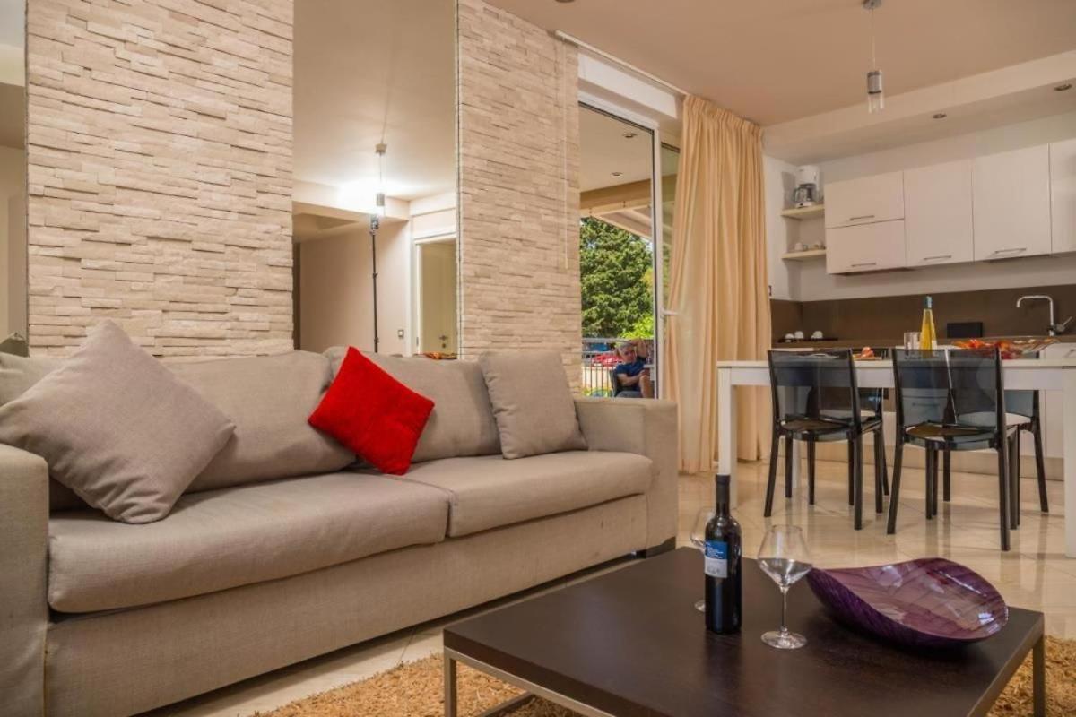 Kristal Paris Resort نوفاليا المظهر الخارجي الصورة