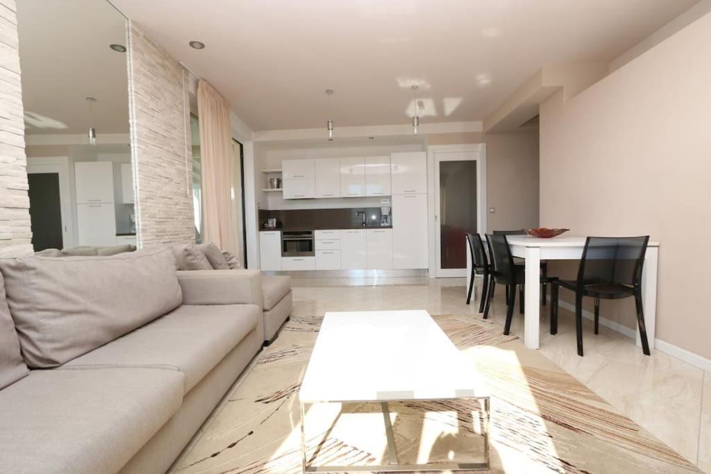 Kristal Paris Resort نوفاليا المظهر الخارجي الصورة